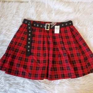 Hot topic red plaid pleated skirt nwt